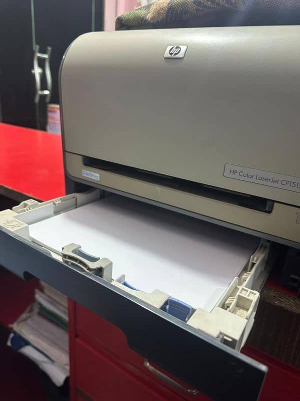 hp color laserjet CP1515n for sale in working condition 7