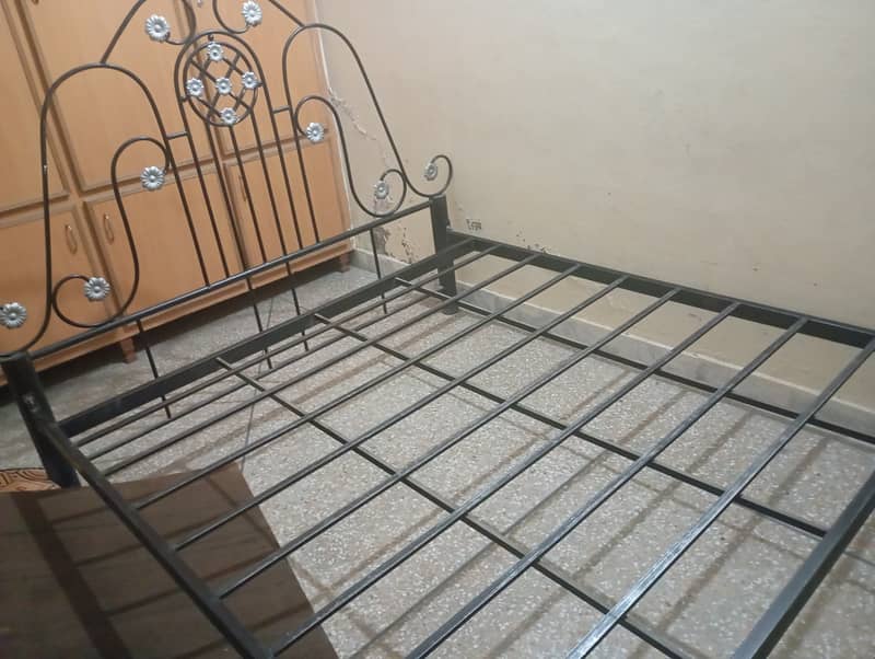 Iron double bed with mattress 4