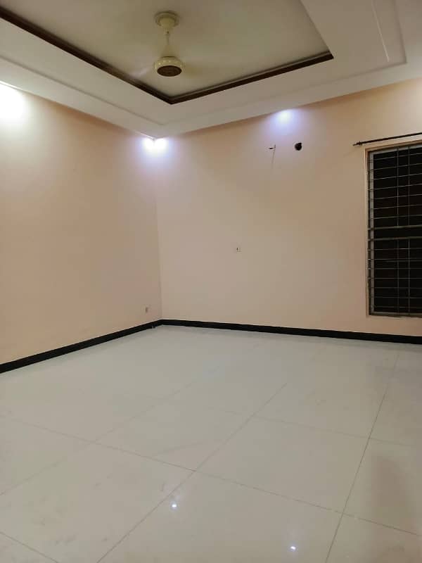 2 KANAL HOUSE FOR SALE IN GARDEN TOWN BABER BLOCK 18