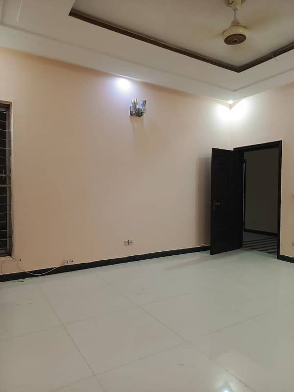 2 KANAL HOUSE FOR SALE IN GARDEN TOWN BABER BLOCK 26