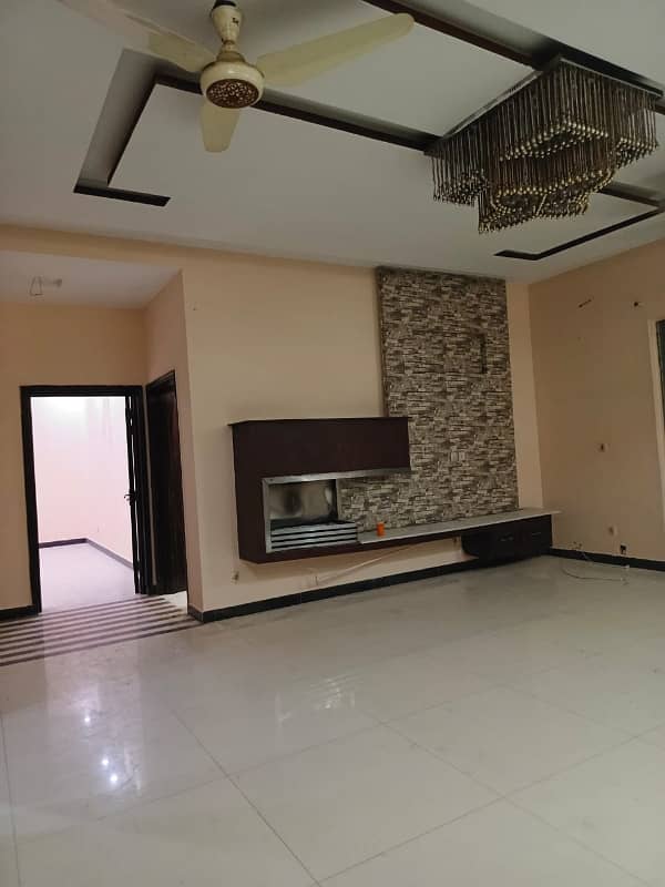 2 KANAL HOUSE FOR SALE IN GARDEN TOWN BABER BLOCK 29