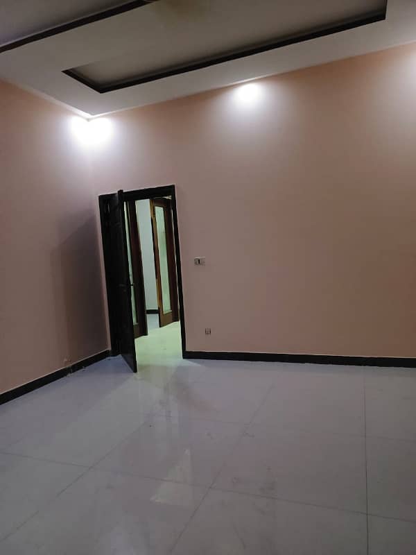 2 KANAL HOUSE FOR SALE IN GARDEN TOWN BABER BLOCK 33