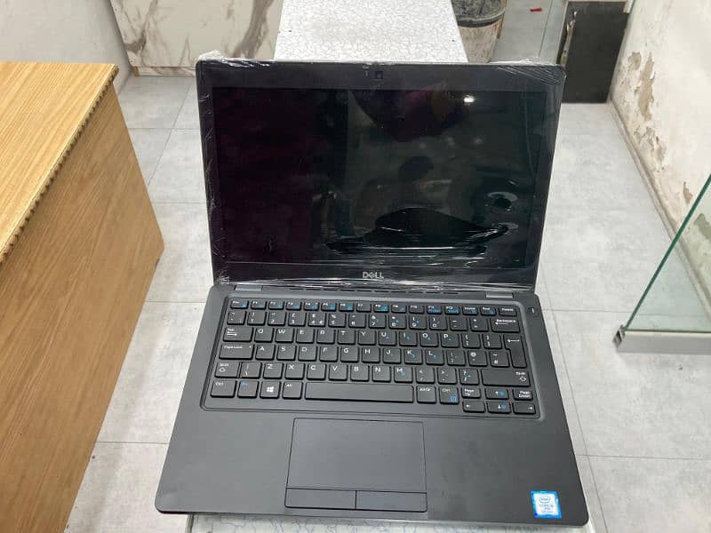 Dell 5290 Core i5 8gen 0