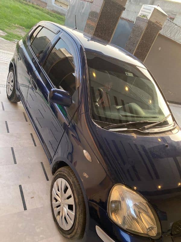 Toyota Vitz 2004 3