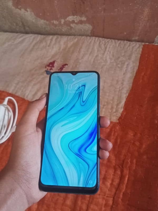 realme 5i 4/64 4