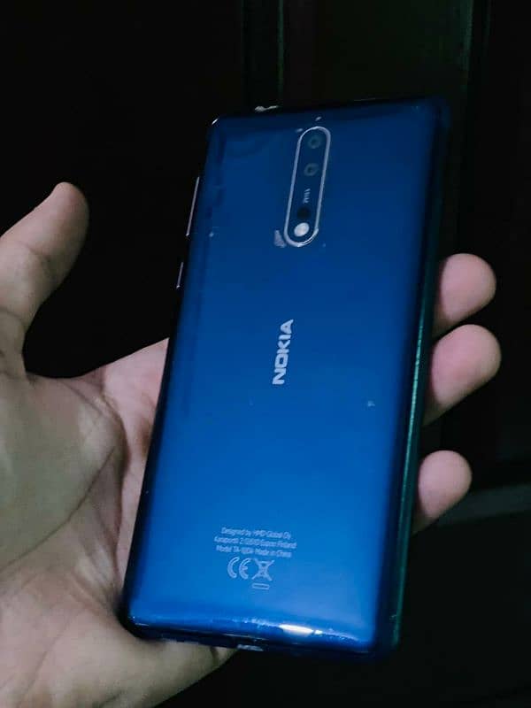 Nokia 8 4