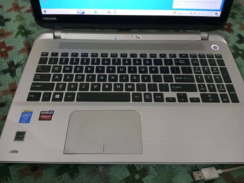 Toshiba leptop core i7 4th generation touch screen 1