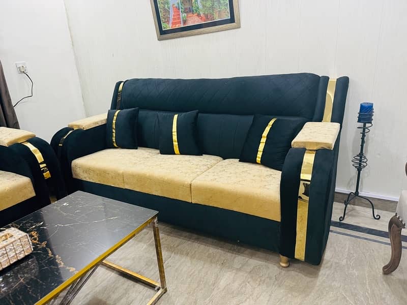 black golden sofa 0