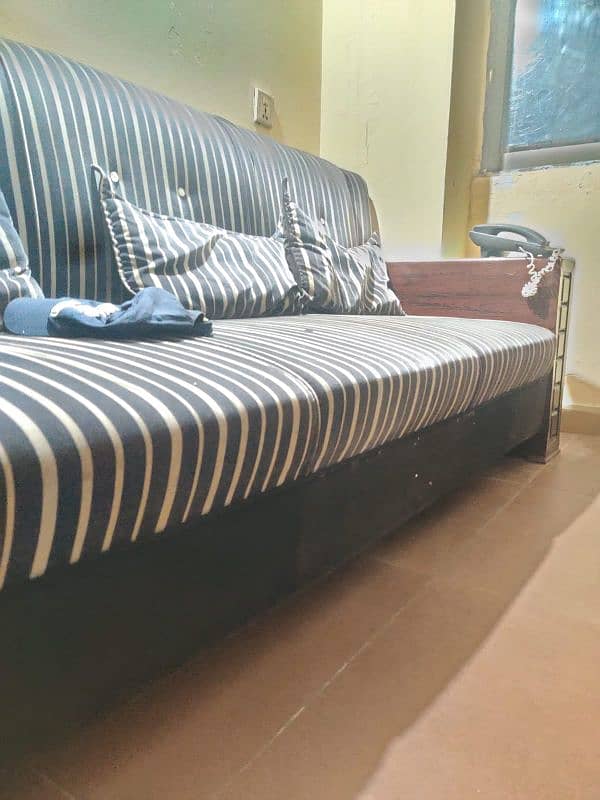 5 seatr sofa set 4