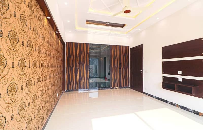 10 Marla Luxury House Available For Rent In Air Avenue Lahore 3