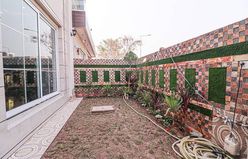 10 Marla Luxury House Available For Rent In Air Avenue Lahore 6