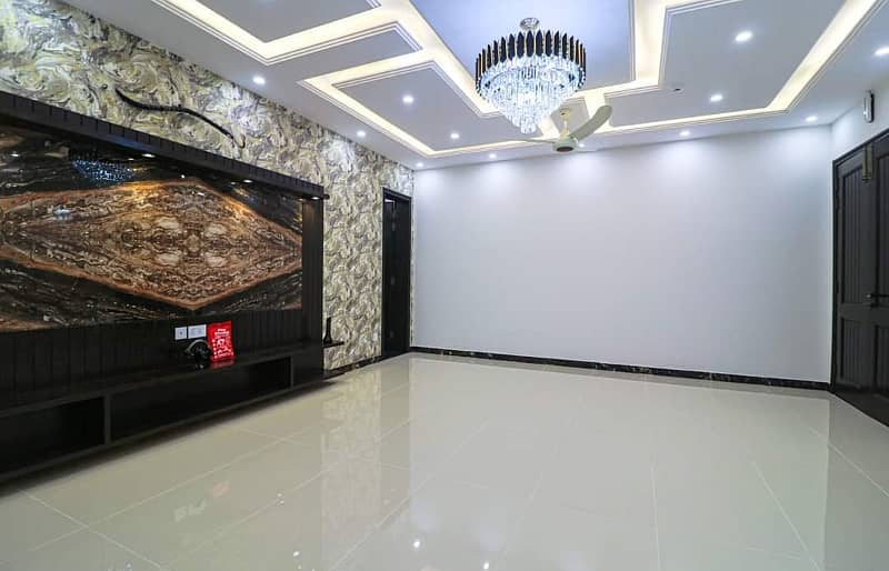 10 Marla Luxury House Available For Rent In Air Avenue Lahore 10