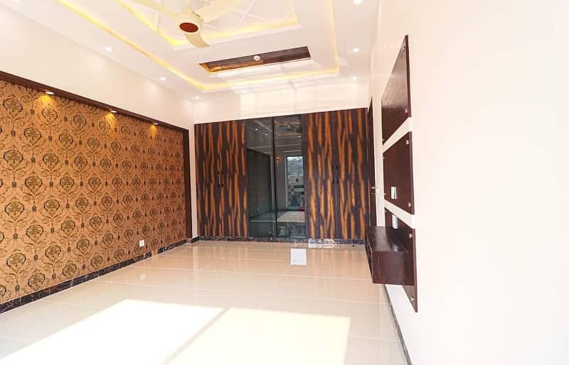 10 Marla Luxury House Available For Rent In Air Avenue Lahore 11