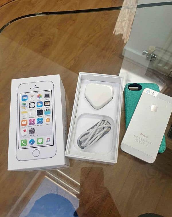 iPhone 5S/64/gb PTA approved 0340=7084=626 my WhatsApp number 2