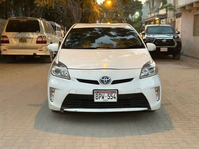 Toyota Prius 2014 1