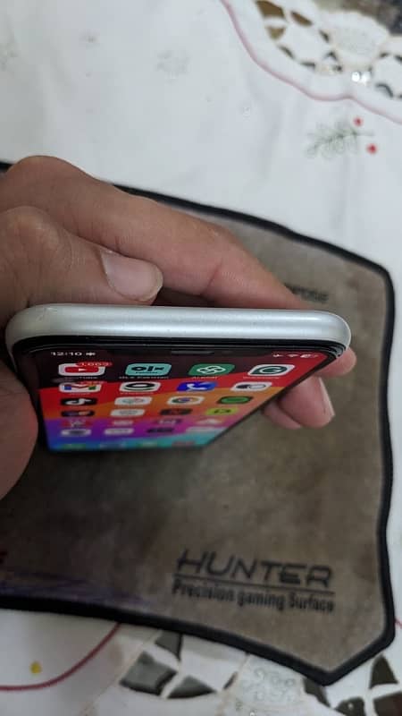 iphone XR 128gb jv 5