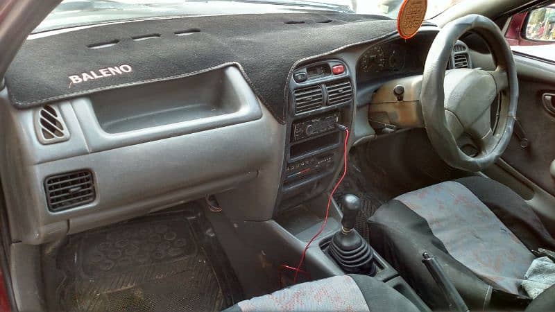 Suzuki Baleno 2001 A. c on 5