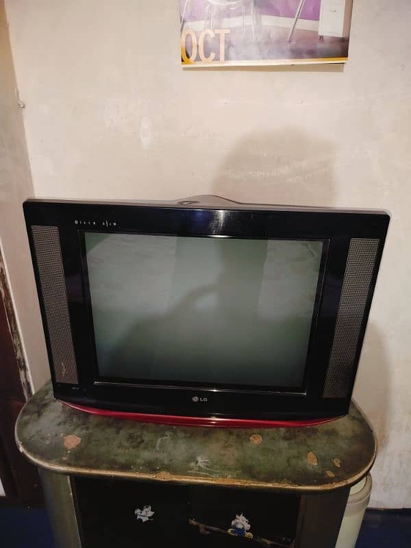 L. G Ultra Slim Television 0