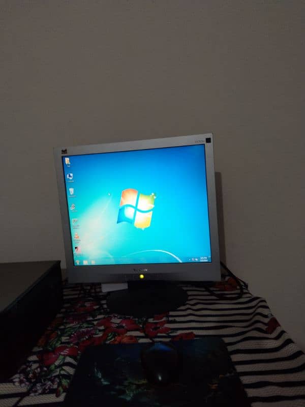 Pc core 2duo or Lcd Mouse keyboard 1