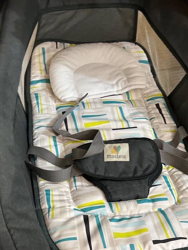 deluxe multi functional bassinet 4