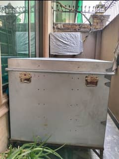 payti aluminium trunk with stand 0