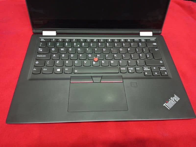 Lenovo Yoga X390 i5-8th Generation 1