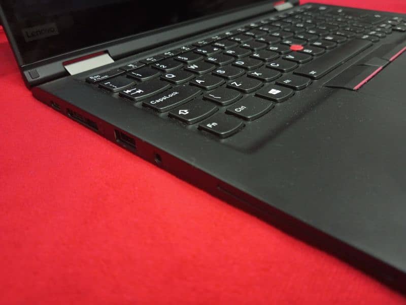 Lenovo Yoga X390 i5-8th Generation 3