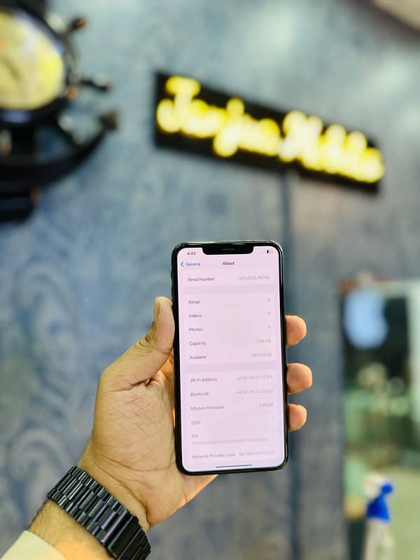 iPhone Xs Max 256GB NON PTA FACTORY UNLOCK 1