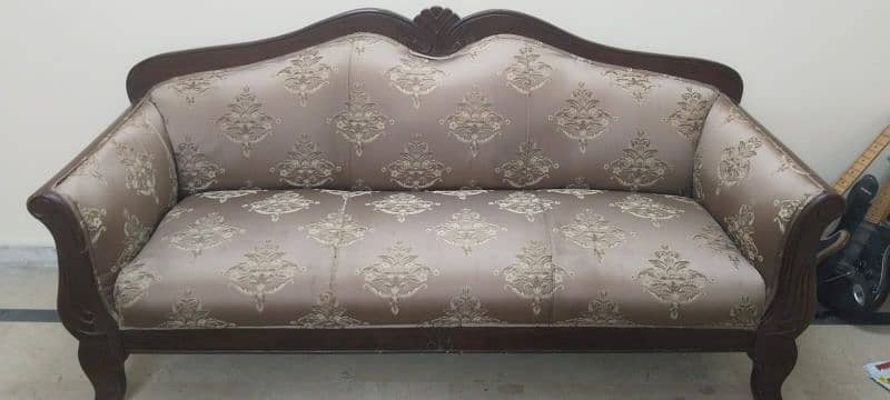 7 seeter pure sheesham wood chinyoti sofa 1