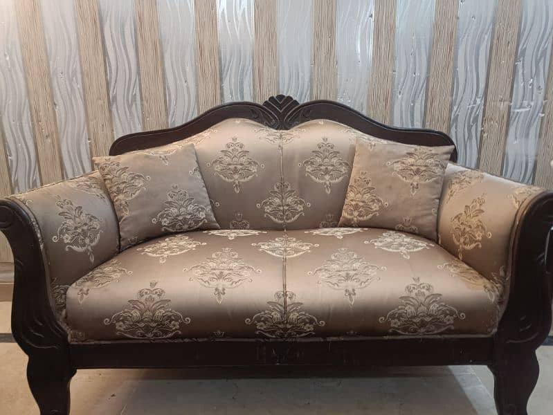 7 seeter pure sheesham wood chinyoti sofa 2