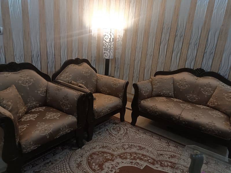 7 seeter pure sheesham wood chinyoti sofa 6