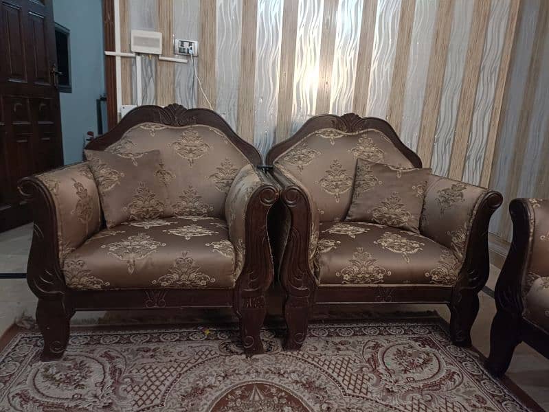 7 seeter pure sheesham wood chinyoti sofa 8