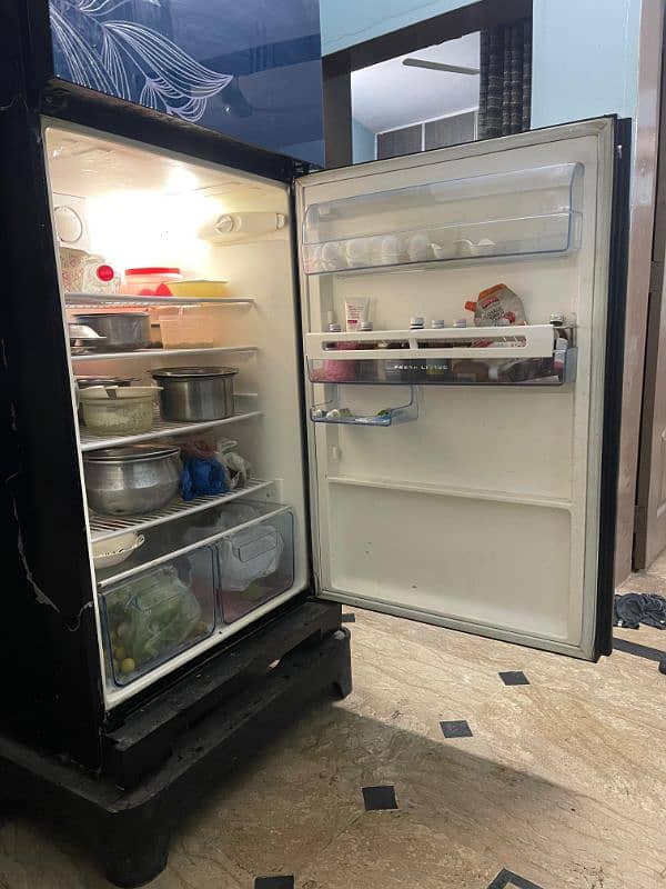 Electrolux Referigerator|Fridge|2 Door Fridge 1