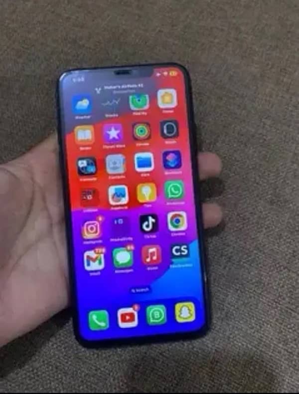 iphone 11pro mex (jv)10by9 condection ha 85 %helth 1