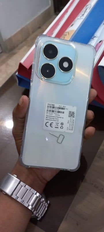 Tecno spark 20 4