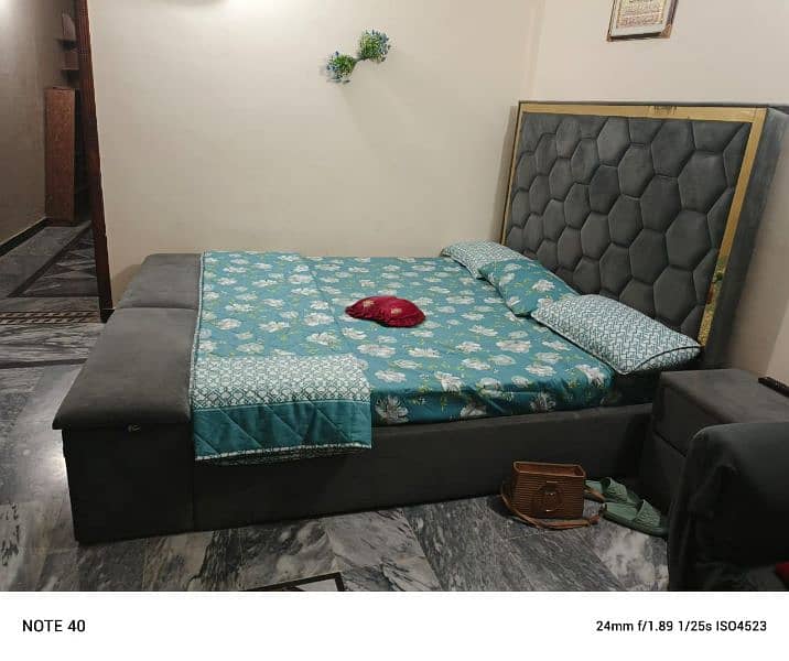 king size bed side table and dressing for sale 1