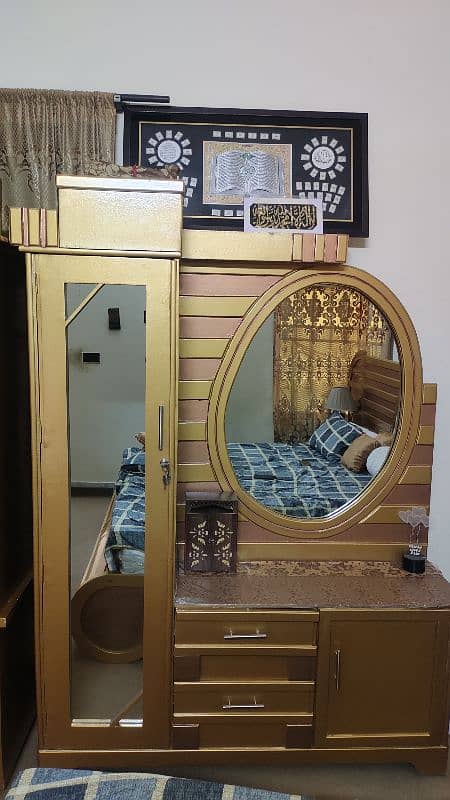 Bed+dressing table+Safe almari 6