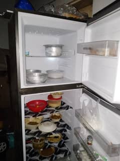 fridge warranty bahut kam use all okay new condition