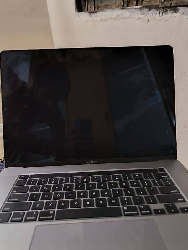 MAC BOOK PRO 2019 1