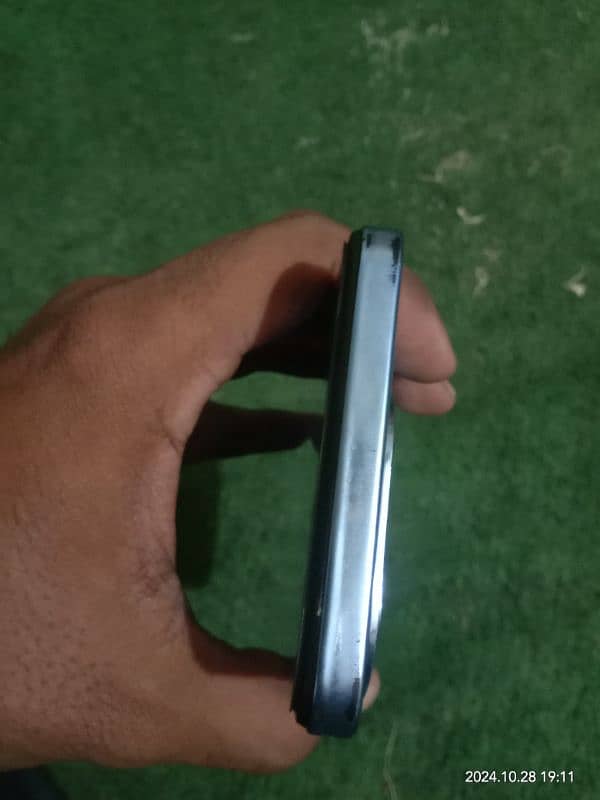 Infinix hot 40i 8/128 5