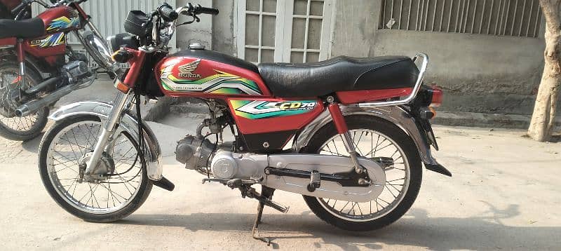 Honda CD70 0