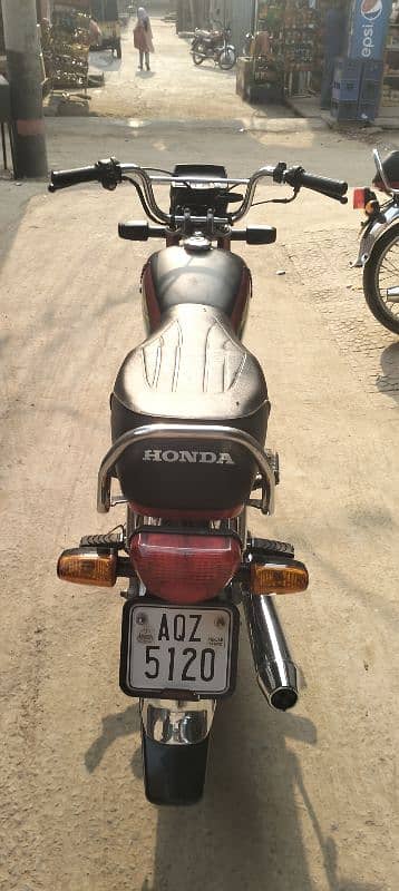 Honda CD70 3