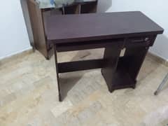 Computer table 0