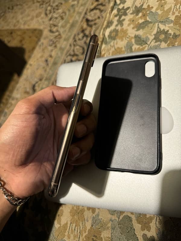 iPhone Xs Max 256 GB PTA Approved 6