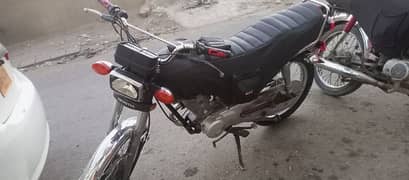 unique 125 2017 model karak sealed engine koi kaam nahi loo or chalao 0