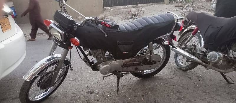 unique 125 2017 model karak sealed engine koi kaam nahi loo or chalao 2