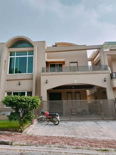 10 Marla House With Basement Available For Rent In Bahria Enclave