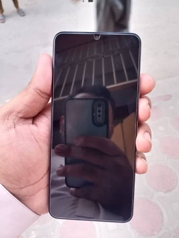 Realme c63 8