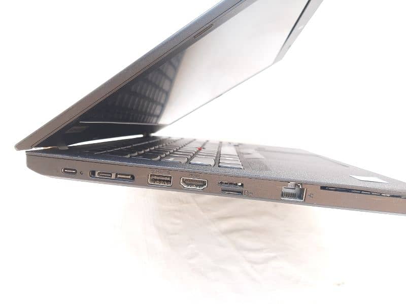 Lenovo ThinkPad Ultra Slim -  i5,   7th 4