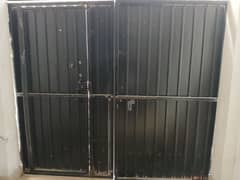 Main  metal  gate for house